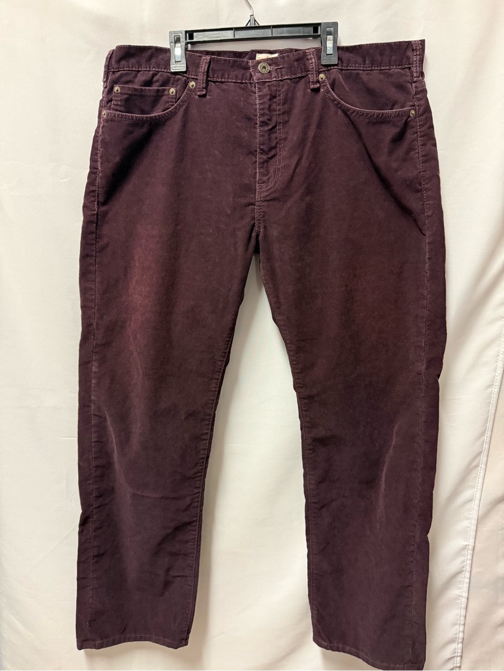 Dockers Men's Corduroy Pants in Deep Burgundy